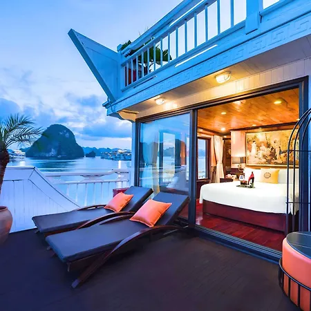 Hera Boutique Cruise Ha Long Bay Hotel