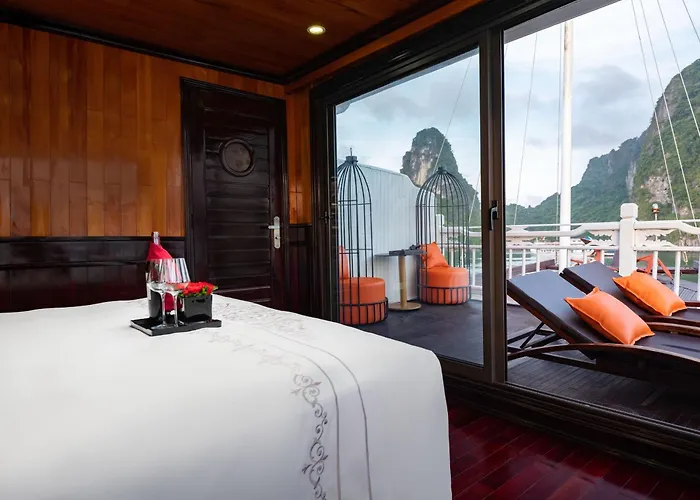 Botel Hera Boutique Cruise Bay Hạ Long
