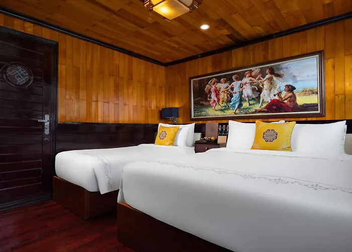 Hera Boutique Cruise Bay Botel