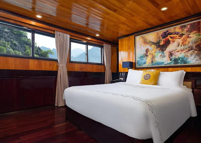 Hera Boutique Cruise Bay Botel Hạ Long
