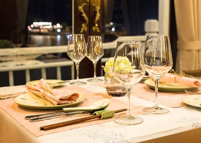 Hera Boutique Cruise Bay Botel *