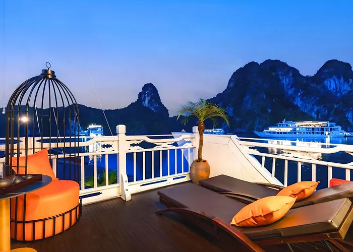 Hera Boutique Cruise Bay Botel