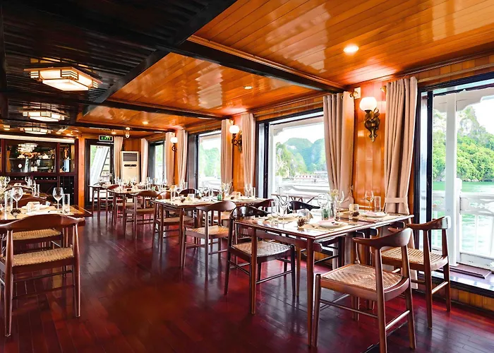 Hera Boutique Cruise Bay Botel