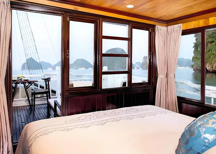 Hera Boutique Cruise Bay Botel *